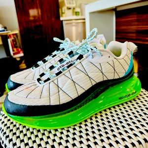 Nike Mens Sneaker MX 720 818